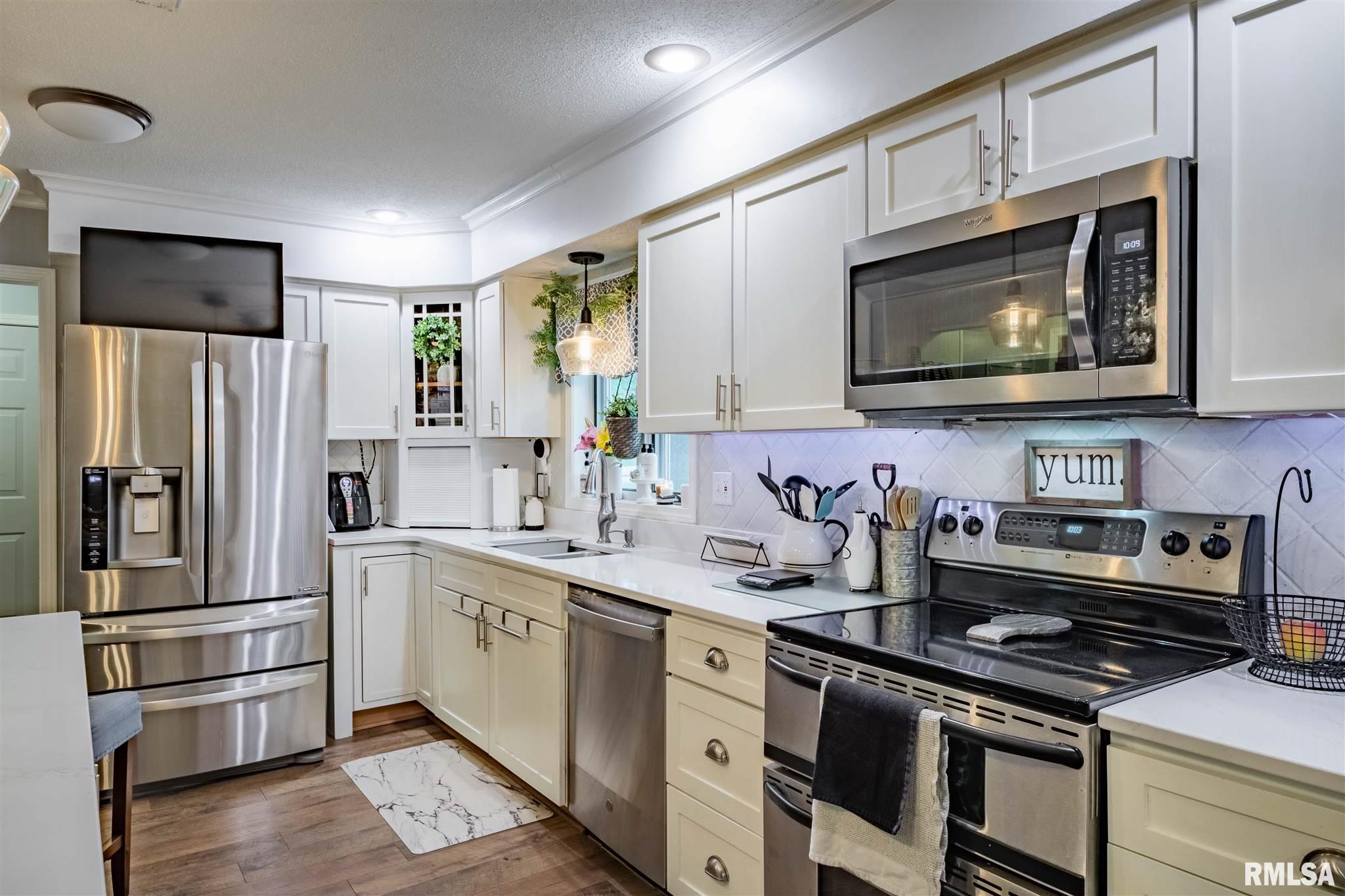 1804 Calico Road Marion, IL 62959 - Photo 8 of 49