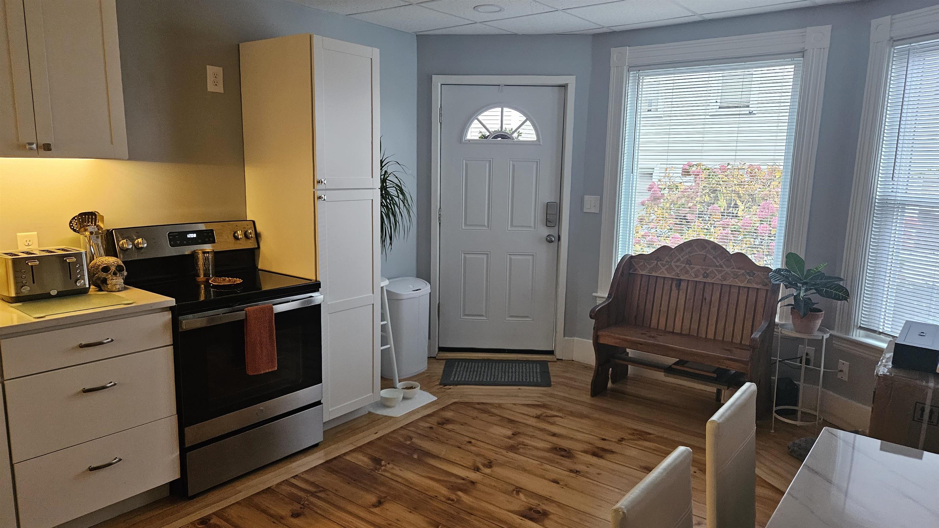 637 Harvard Street Manchester, NH 03103 - Photo 11 of 17
