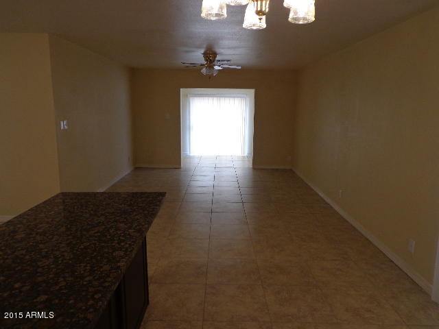 2202 West Pecan Road Phoenix, AZ 85041 - Photo 4 of 13 2202 Pecan Dining Area