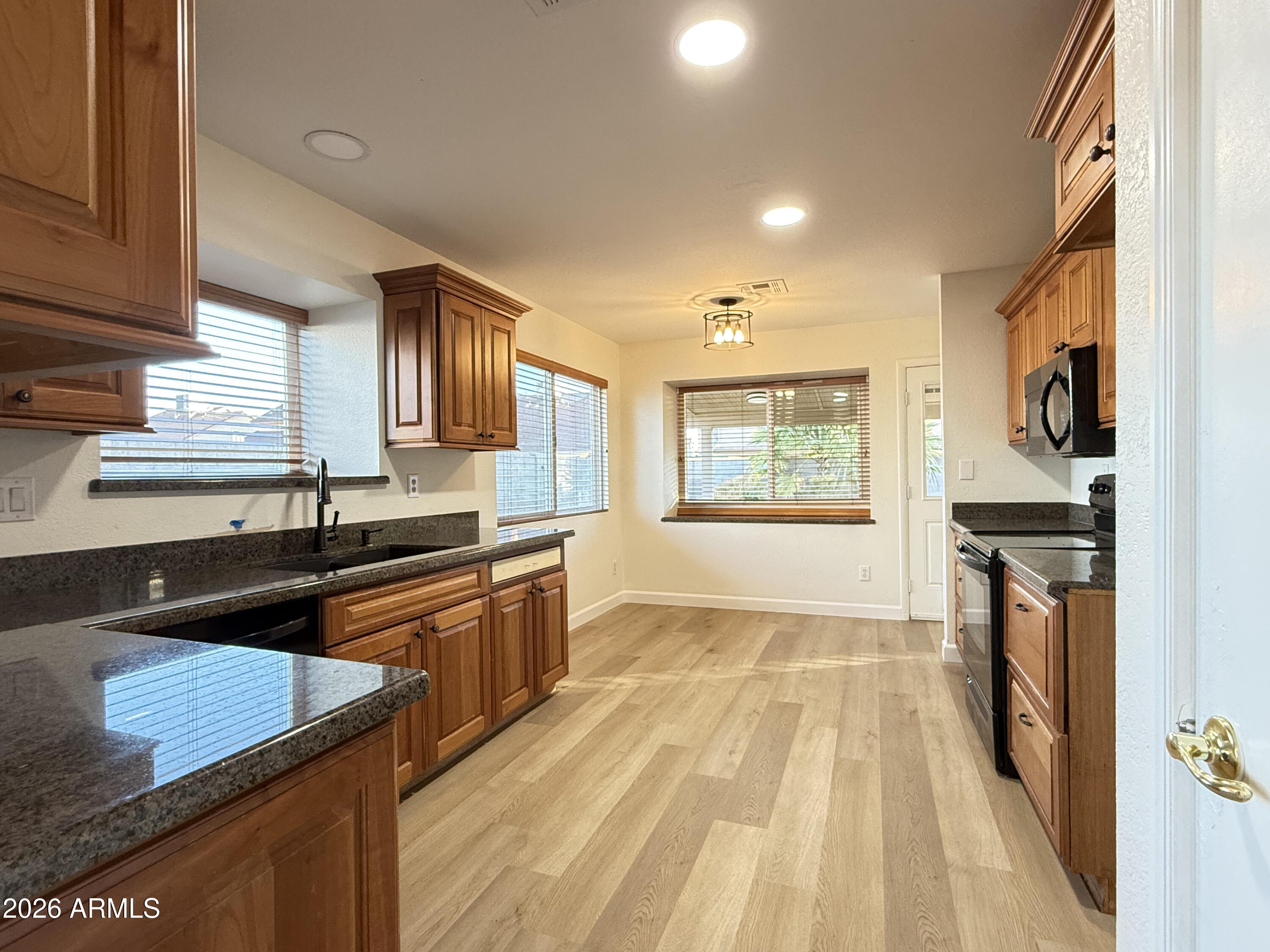 3644 West Del Rio Street Chandler, AZ 85226 - Photo 8 of 27 IMG_1467