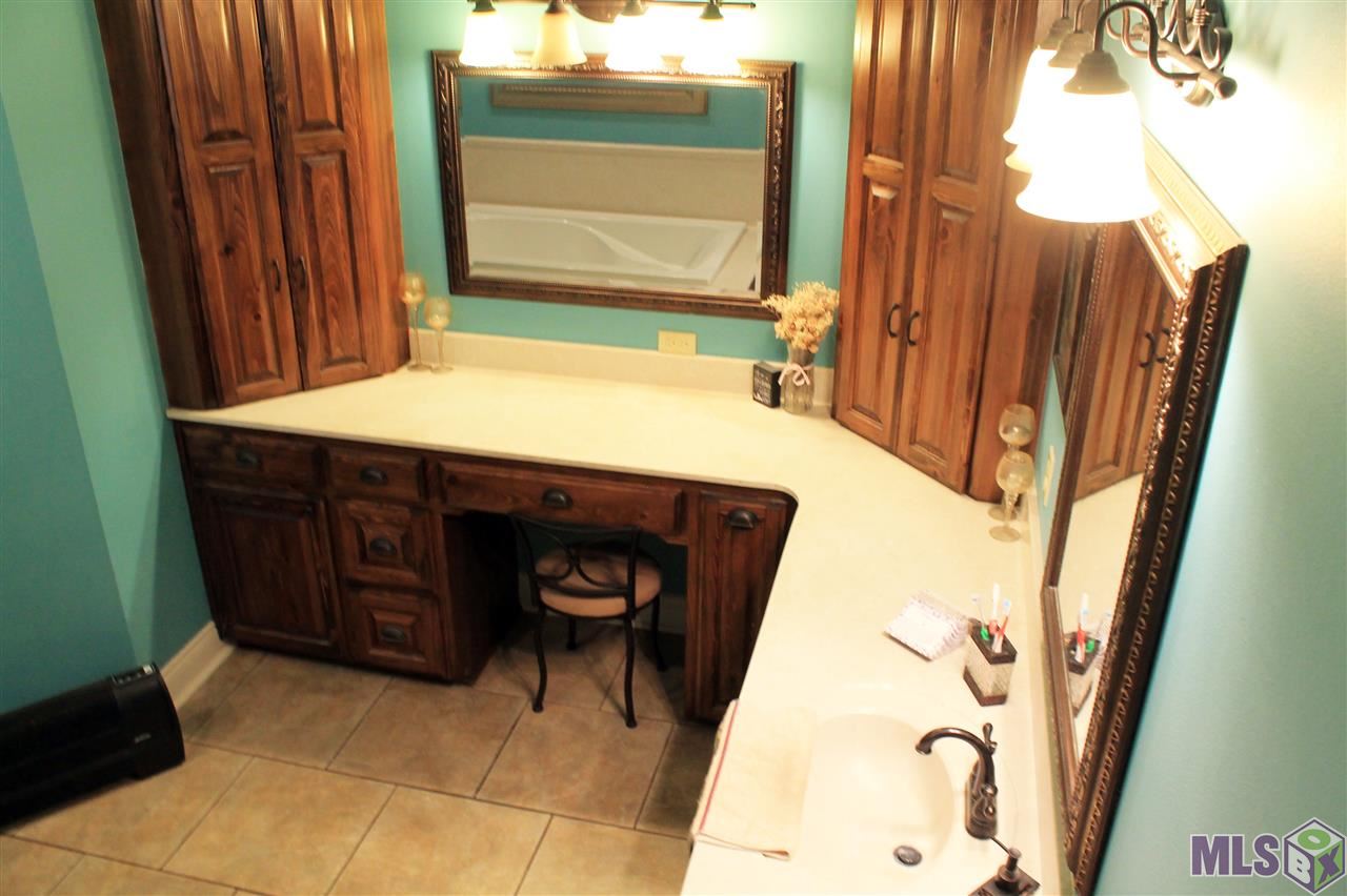 11519 Herman Ernest Road Denham Springs, LA 70706 - Photo 7 of 16 Gallery Image 7