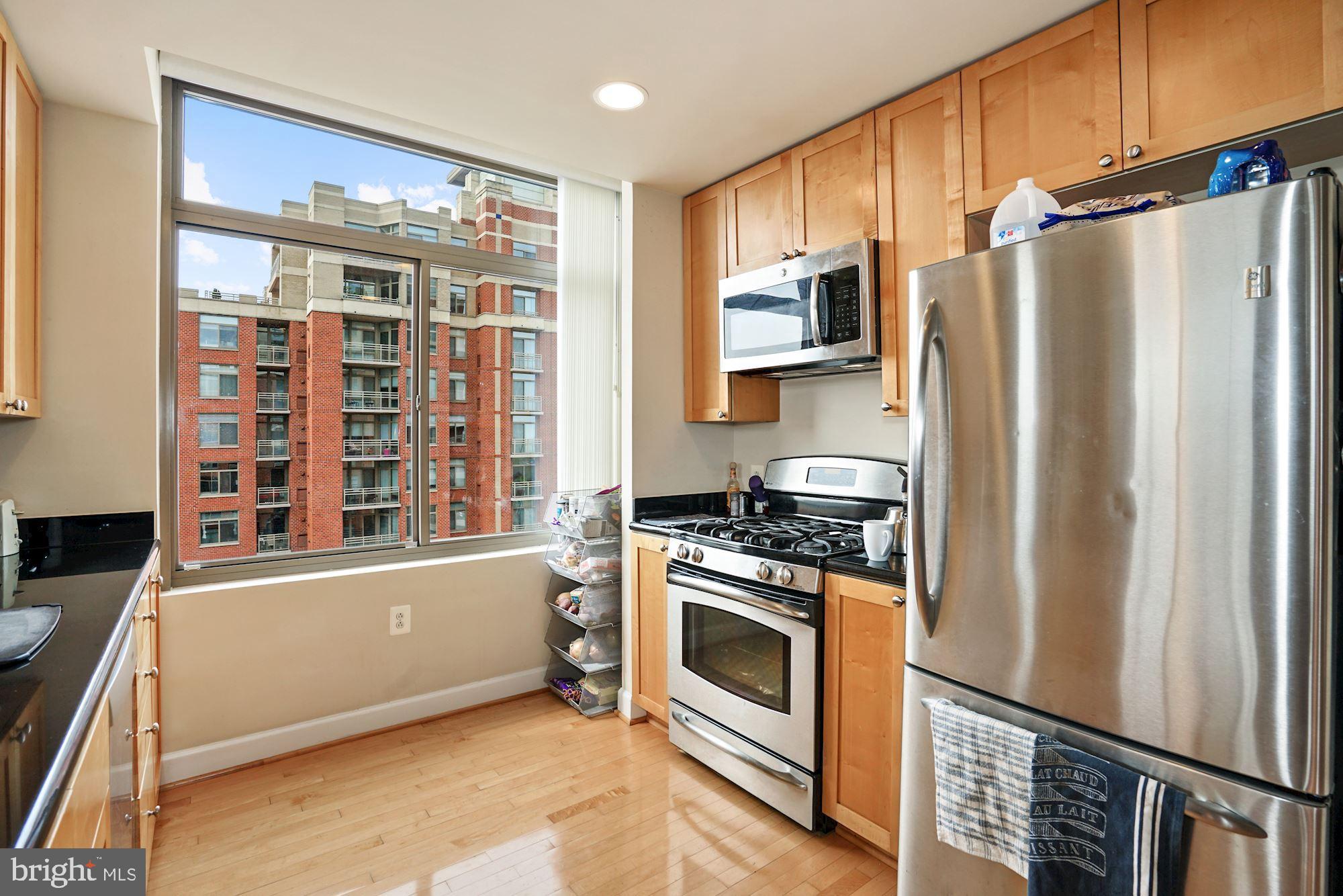 3650 South Glebe Road, Unit 749 Arlington, VA 22202 - Photo 10 of 54 Kitchen