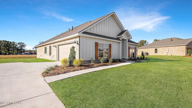 $349,900 | 718 Honeysuckle Loop, Canton, MS 39046