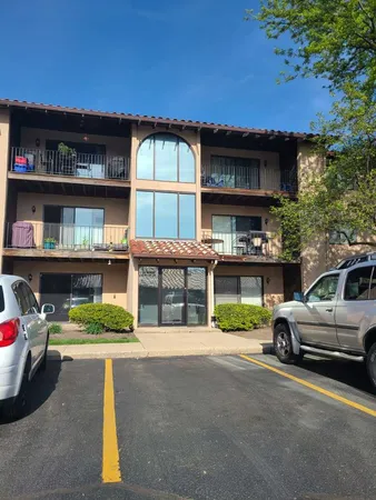 $1,800 | 21w400 North Avenue, Unit 36, Lombard, IL 60148