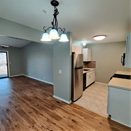 $1,800 | 21w400 North Avenue, Unit 36, Lombard, IL 60148