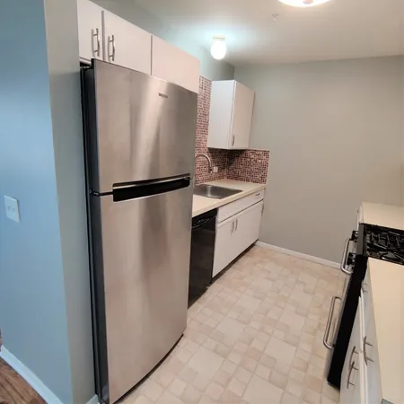 $1,800 | 21w400 North Avenue, Unit 36, Lombard, IL 60148