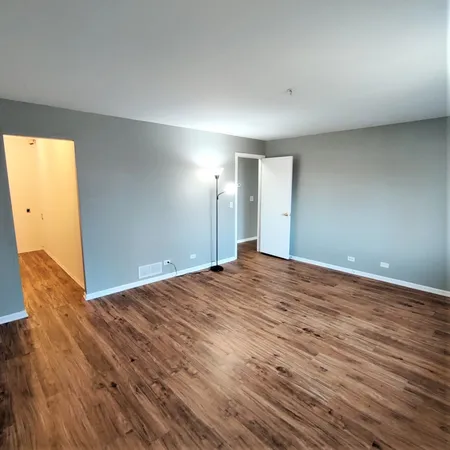 $1,800 | 21w400 North Avenue, Unit 36, Lombard, IL 60148