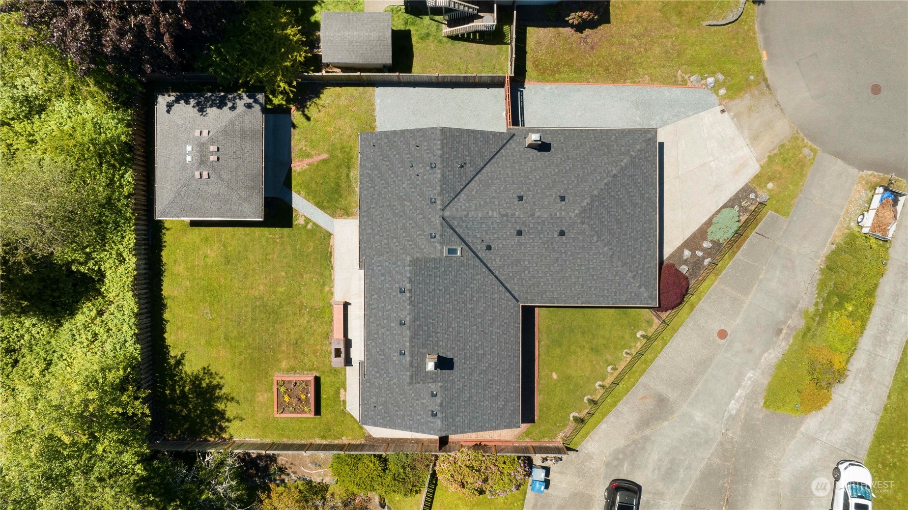 5018 150th Place Southwest Edmonds, WA 98026 - Photo 4 of 40 Gallery Image 4