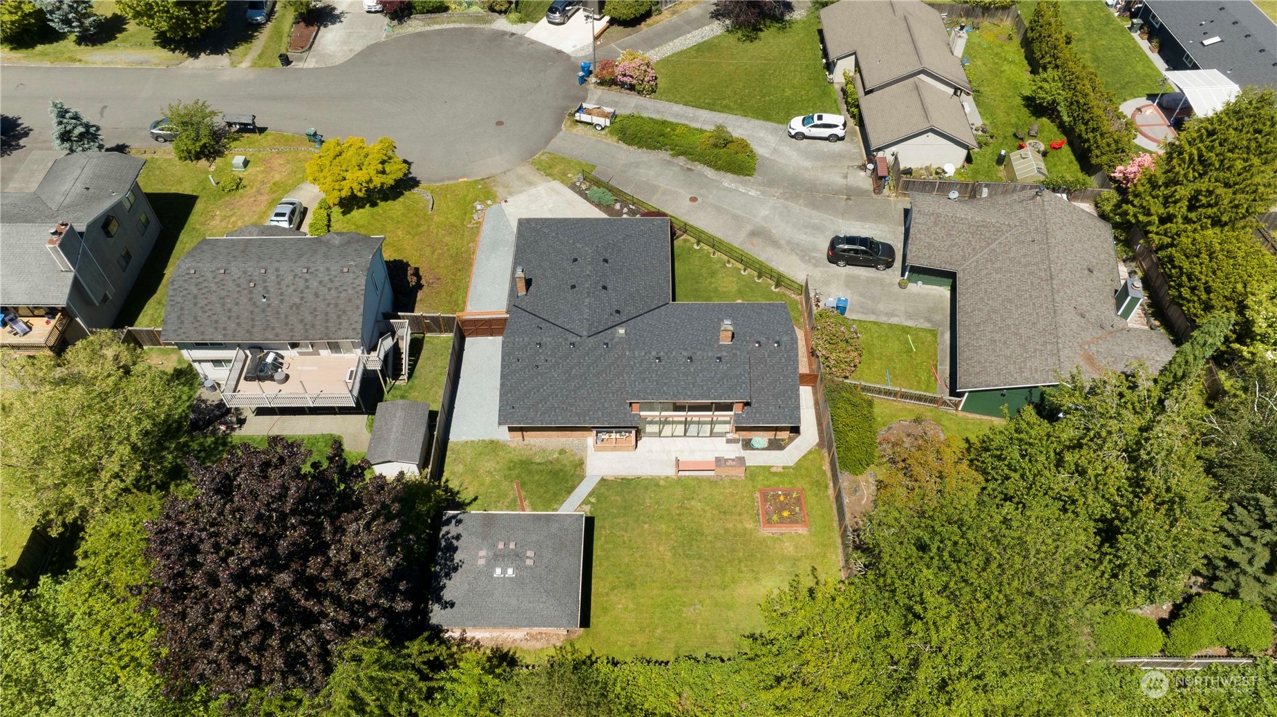 5018 150th Place Southwest Edmonds, WA 98026 - Photo 5 of 40 Gallery Image 5