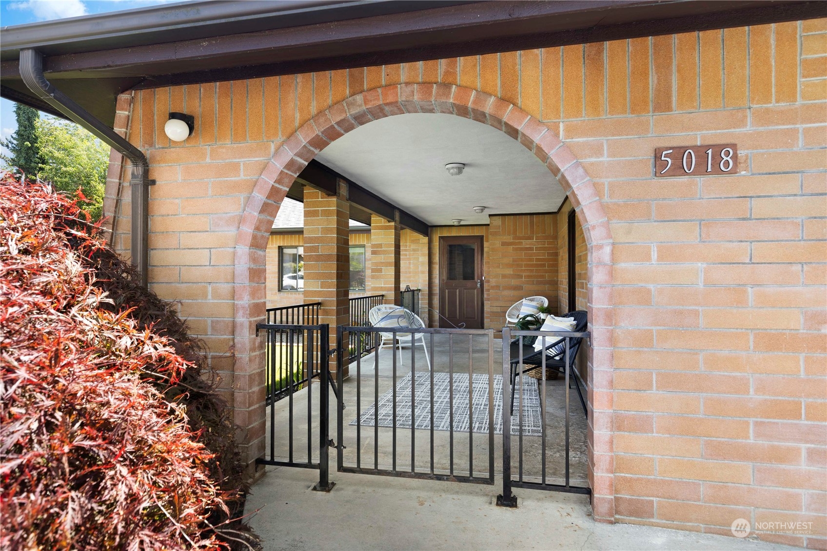 5018 150th Place Southwest Edmonds, WA 98026 - Photo 7 of 40 Gallery Image 7
