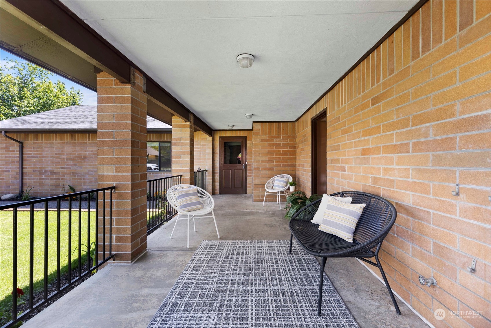 5018 150th Place Southwest Edmonds, WA 98026 - Photo 8 of 40 Gallery Image 8