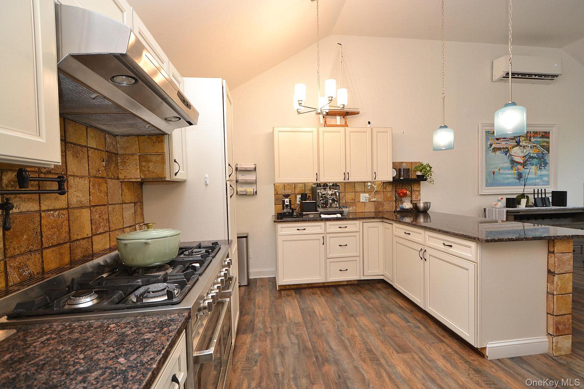 19 Fountain Road Rocky Point, NY 11778 - Photo 10 of 32