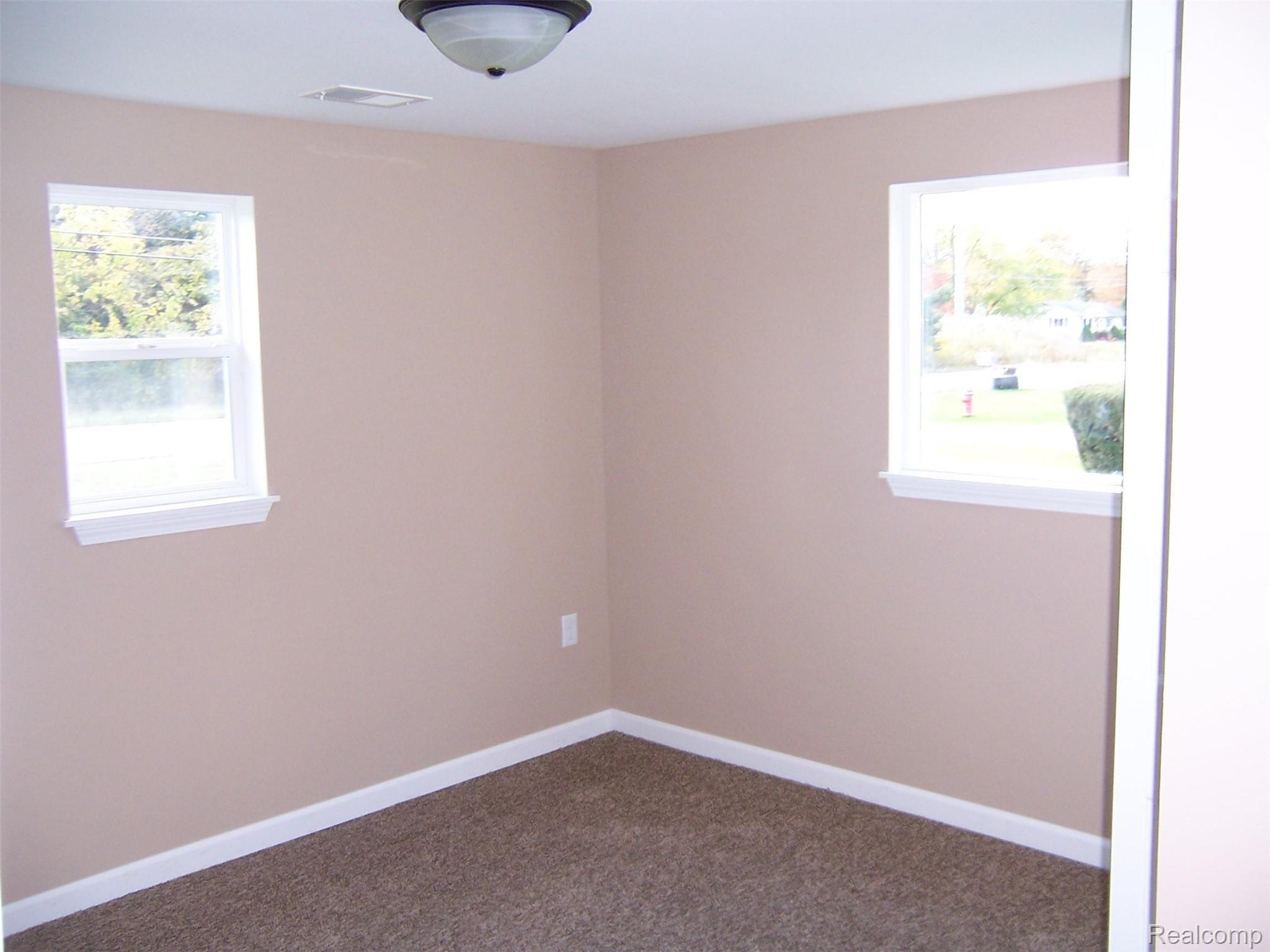 3542 Ravenswood Road Port Huron, MI 48060 - Photo 16 of 17 16.JPG