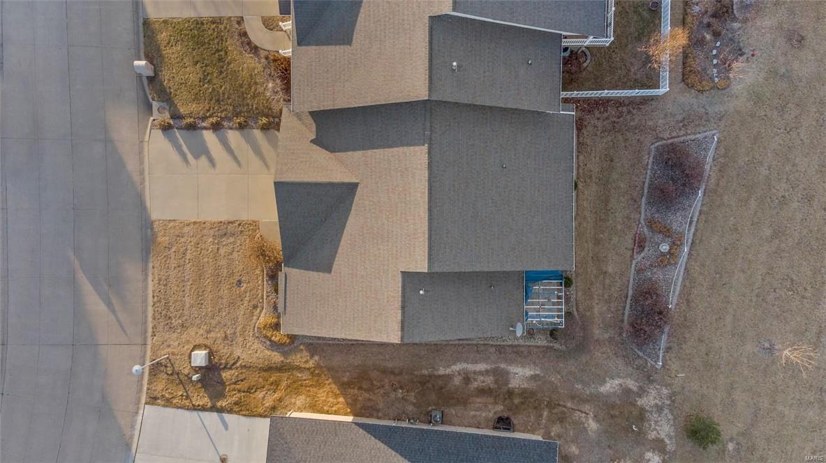 727 Ridge Road Waterloo, IL 62298 - Photo 3 of 33