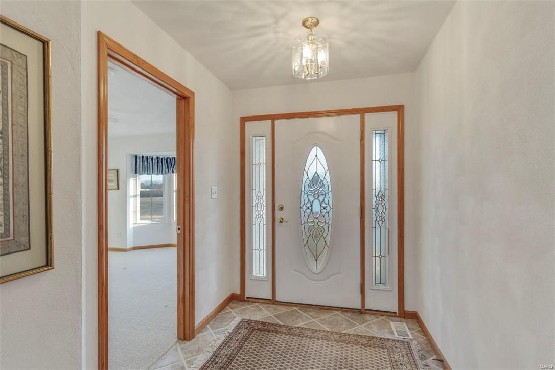 727 Ridge Road Waterloo, IL 62298 - Photo 7 of 33