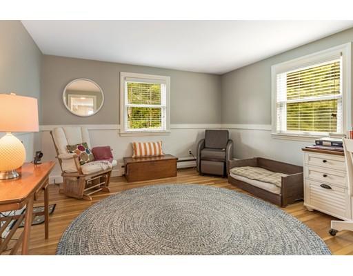 17 Butterworth Road Beverly, MA 01915 - Photo 11 of 24 Gallery Image 11