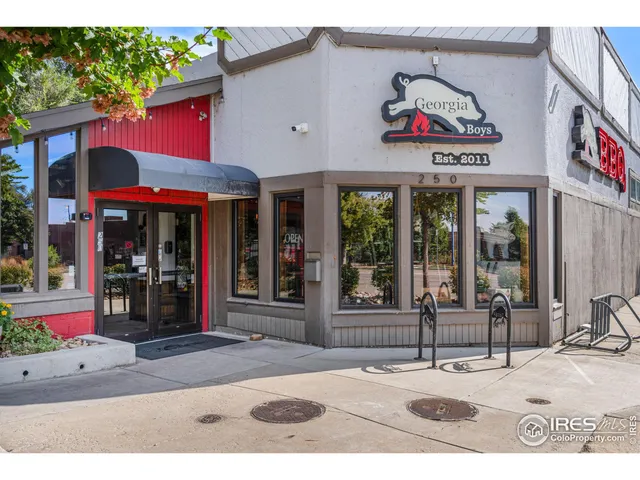 a store with outdoor seating