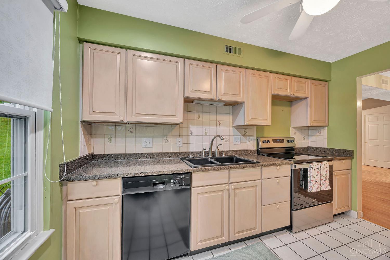 5231 Fox Ridge Cincinnati, OH 45248 - Photo 13 of 46