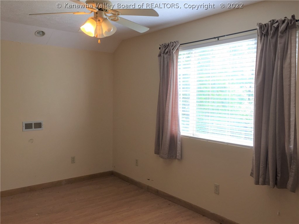724 Oak Ridge Road Buffalo, WV 25033 - Photo 19 of 29 Gallery Image 19