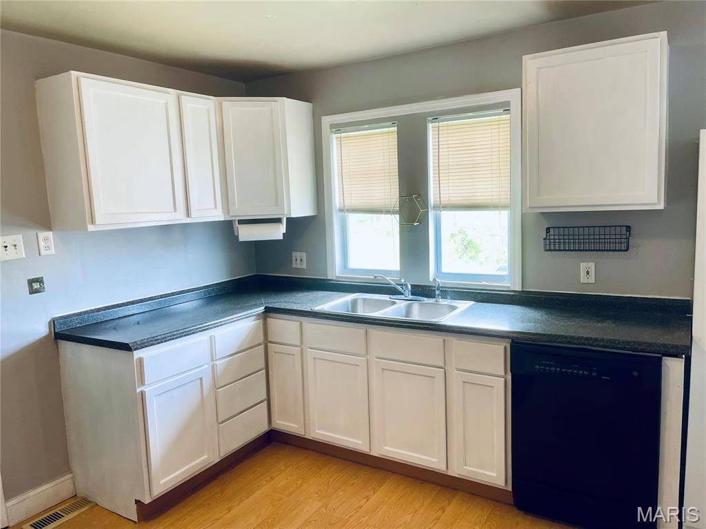 219 2nd Street Winfield, MO 63389 - Photo 8 of 22