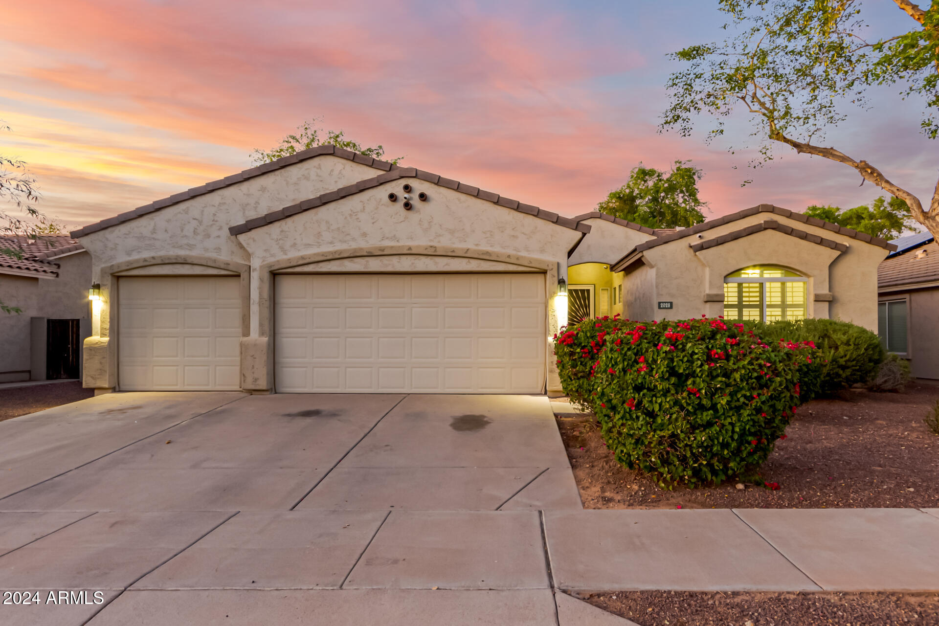 2028 West Carter Road Phoenix, AZ 85041 - Photo 1 of 54 01 - Carter