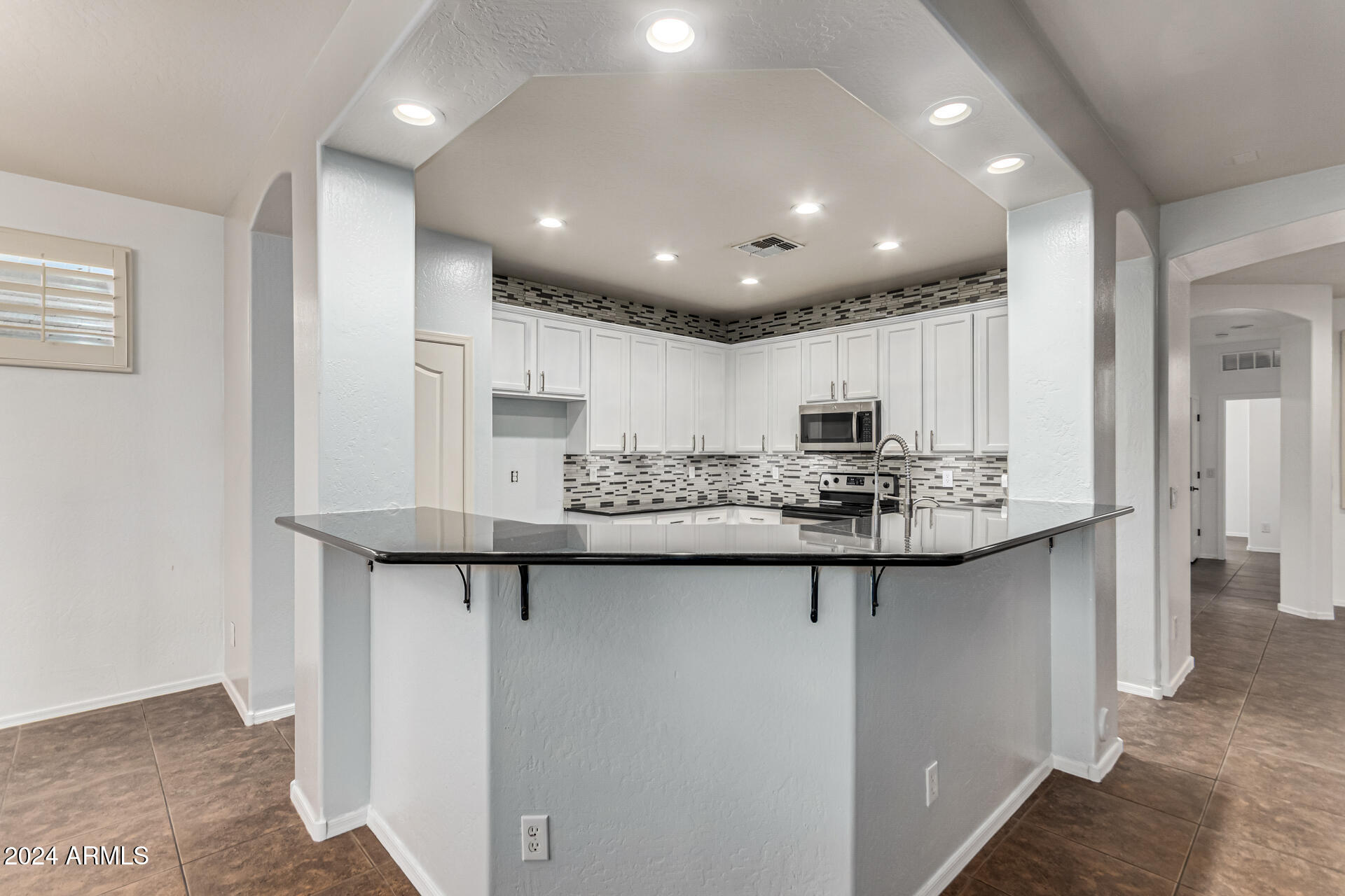 2028 West Carter Road Phoenix, AZ 85041 - Photo 12 of 54 19 - Carter