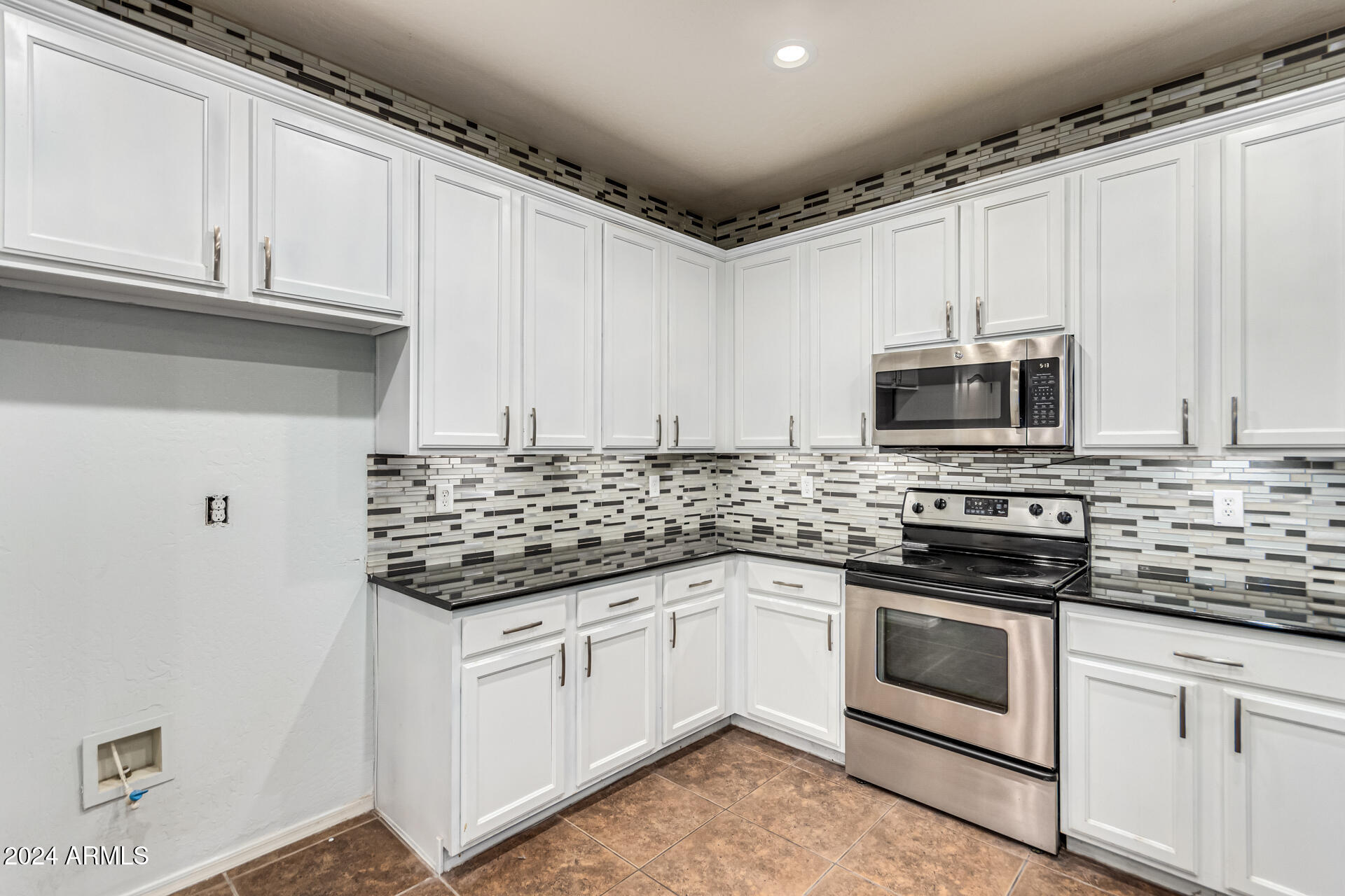 2028 West Carter Road Phoenix, AZ 85041 - Photo 13 of 54 20 - Carter