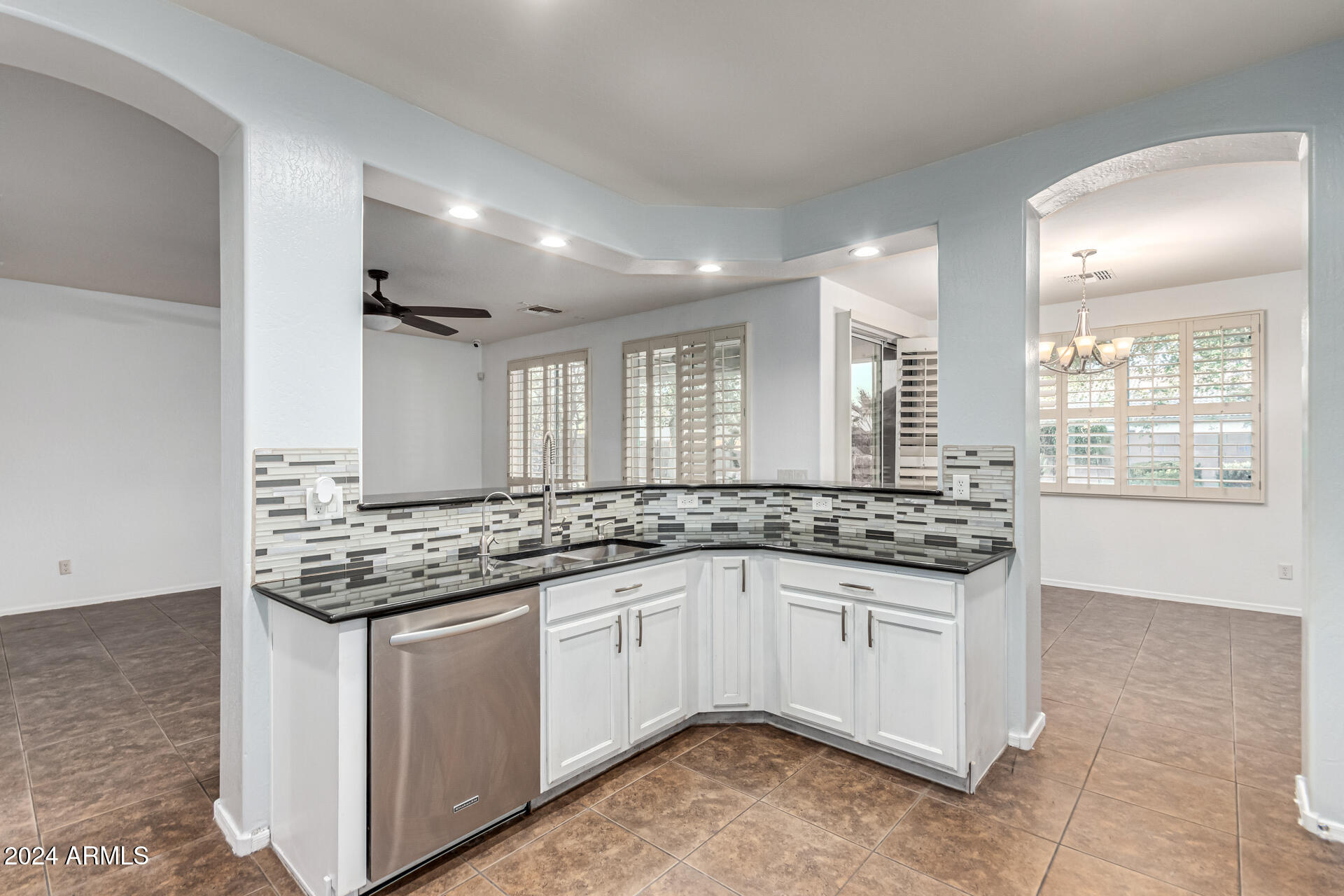 2028 West Carter Road Phoenix, AZ 85041 - Photo 15 of 54 22 - Carter