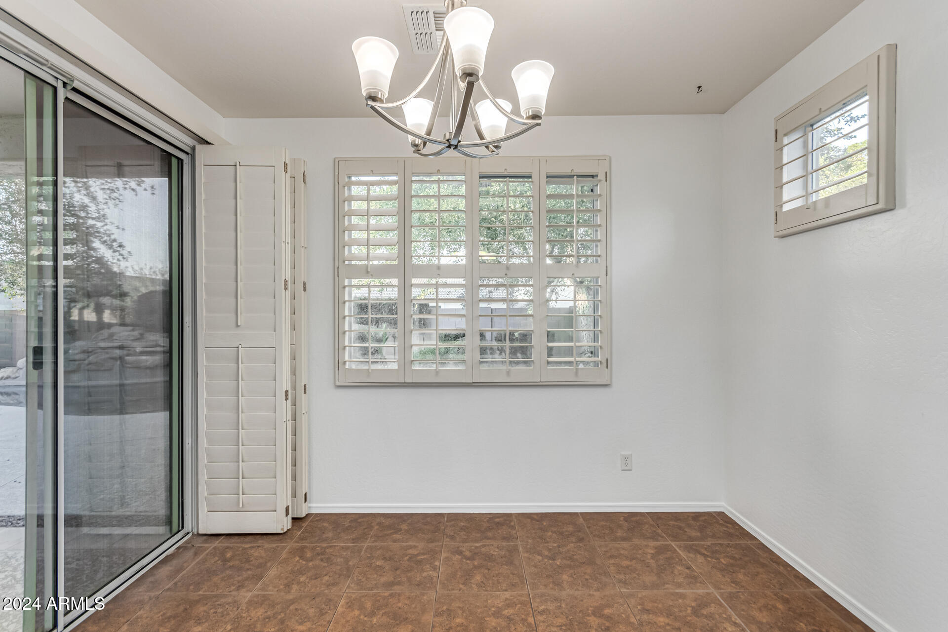 2028 West Carter Road Phoenix, AZ 85041 - Photo 16 of 54 23 - Carter