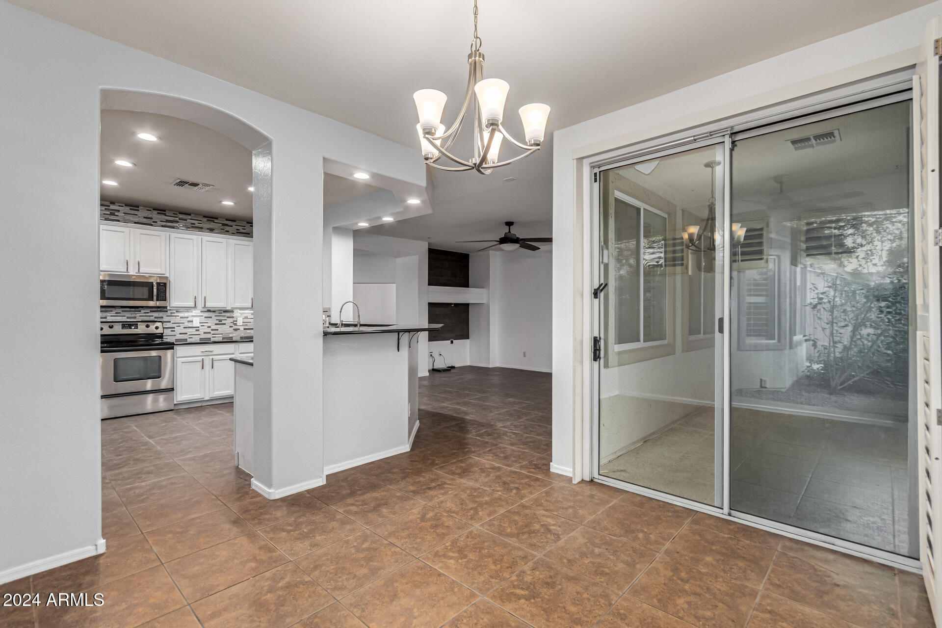 2028 West Carter Road Phoenix, AZ 85041 - Photo 17 of 54 24 - Carter