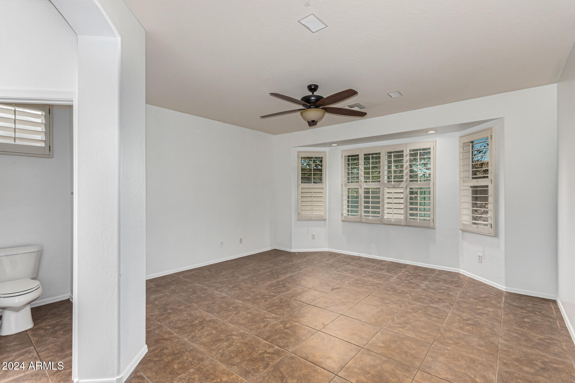 2028 West Carter Road Phoenix, AZ 85041 - Photo 18 of 54 25 - Carter