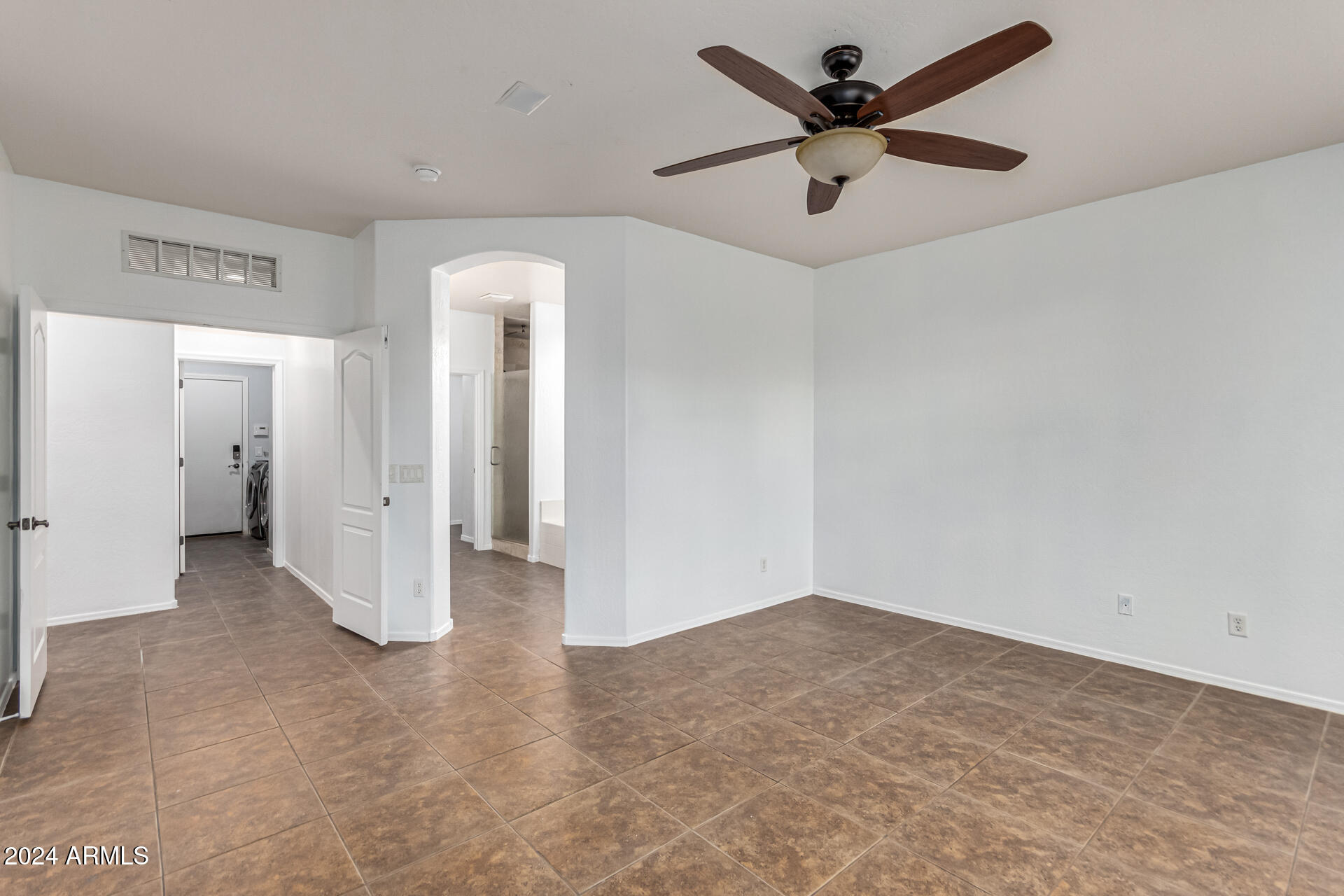 2028 West Carter Road Phoenix, AZ 85041 - Photo 20 of 54 27 - Carter