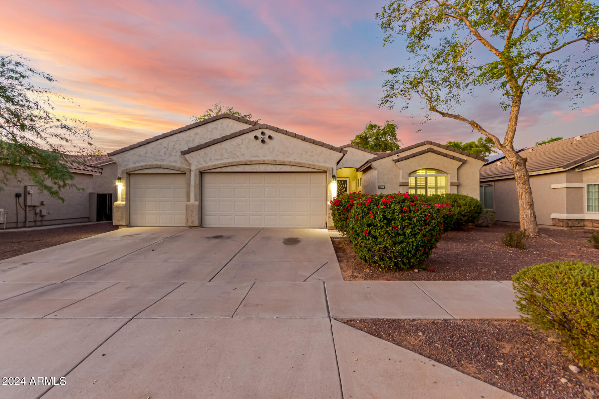 2028 West Carter Road Phoenix, AZ 85041 - Photo 2 of 54 02 - Carter