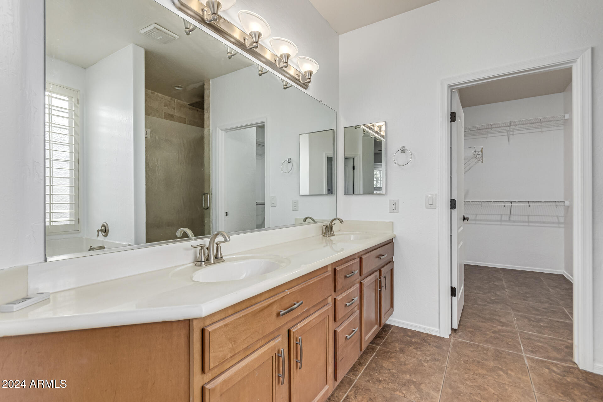 2028 West Carter Road Phoenix, AZ 85041 - Photo 22 of 54 29 - Carter