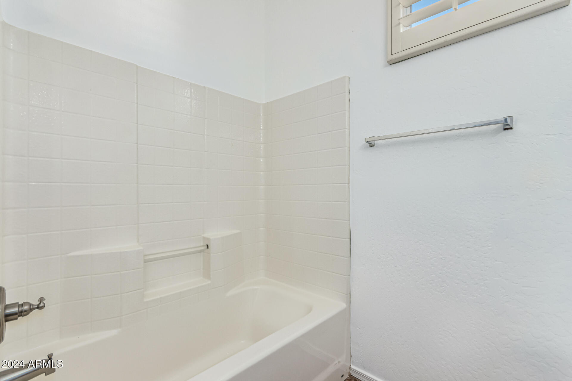 2028 West Carter Road Phoenix, AZ 85041 - Photo 30 of 54 37 - Carter