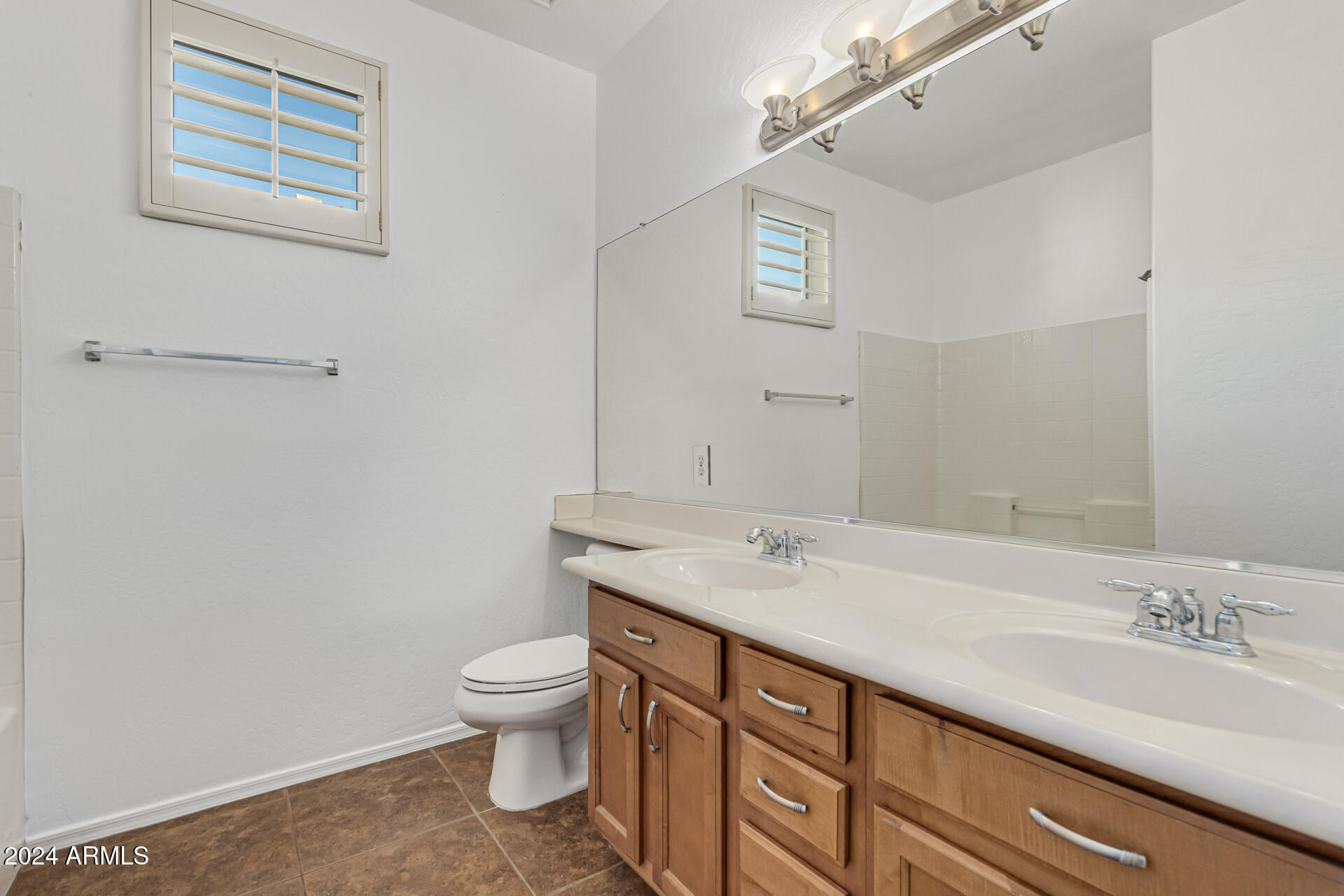 2028 West Carter Road Phoenix, AZ 85041 - Photo 33 of 54 40 - Carter