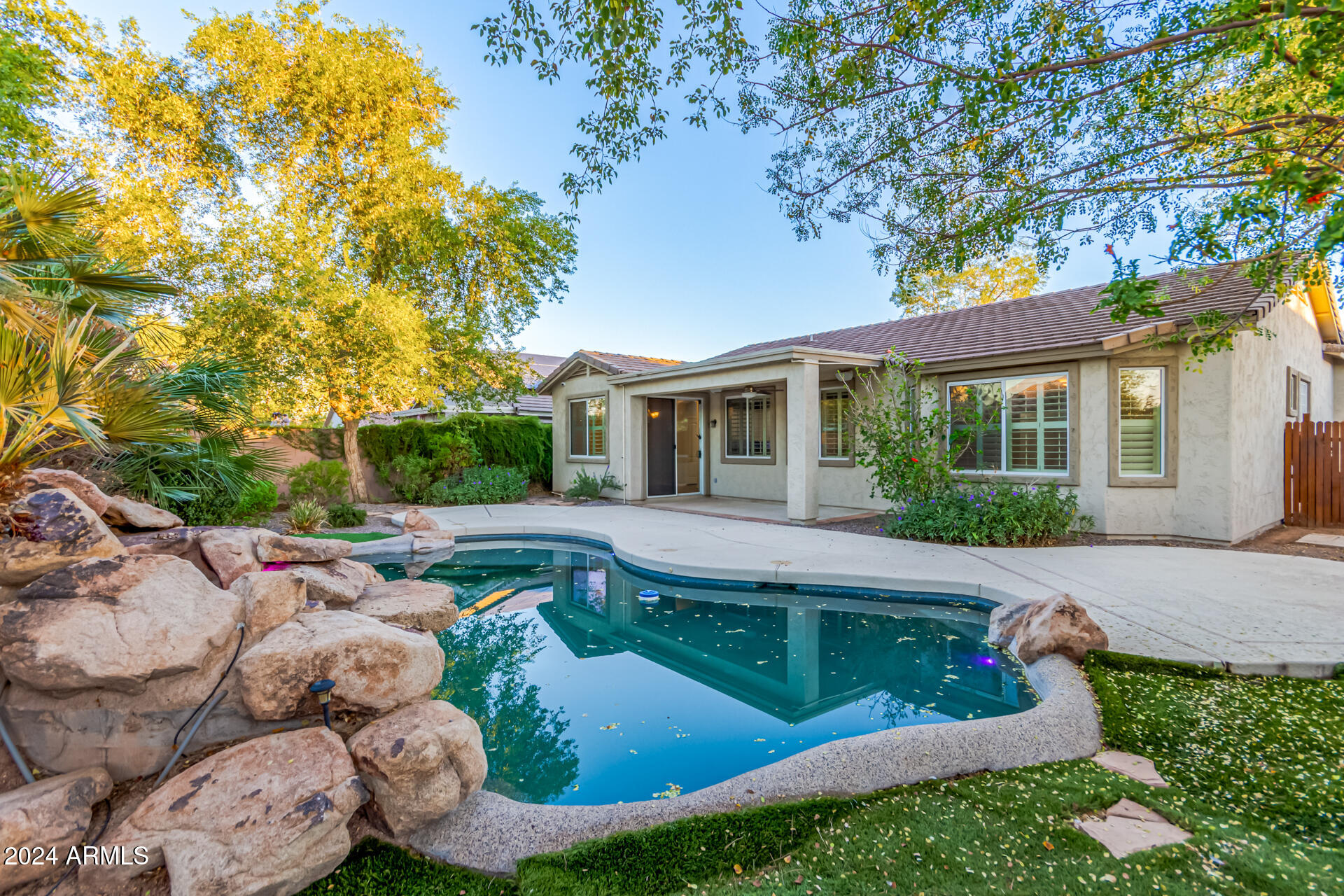 2028 West Carter Road Phoenix, AZ 85041 - Photo 46 of 54 53 - Carter