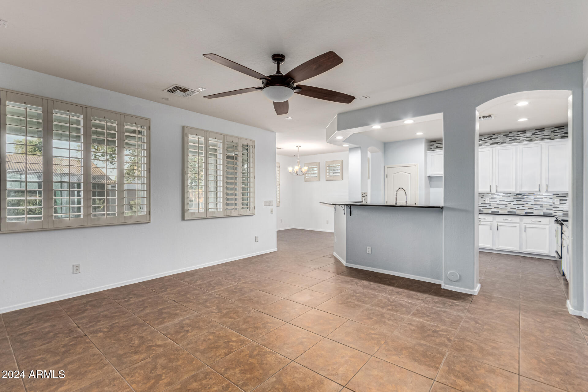 2028 West Carter Road Phoenix, AZ 85041 - Photo 7 of 54 15 - Carter