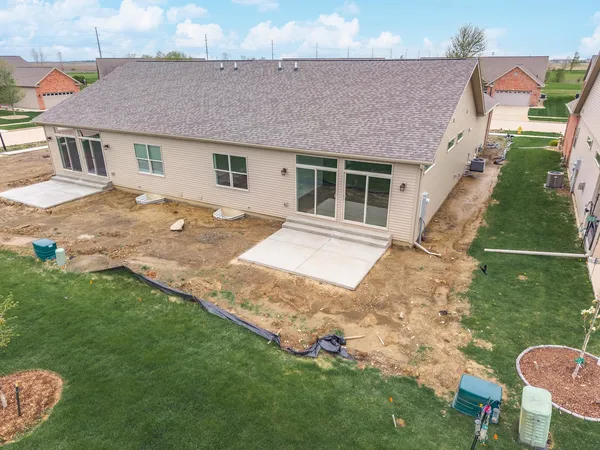 $429,900 | 1922 Dunraven Road, Bloomington, IL 61704