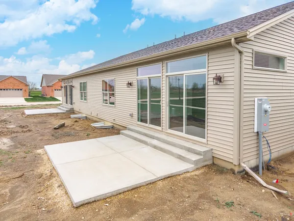 $429,900 | 1922 Dunraven Road, Bloomington, IL 61704