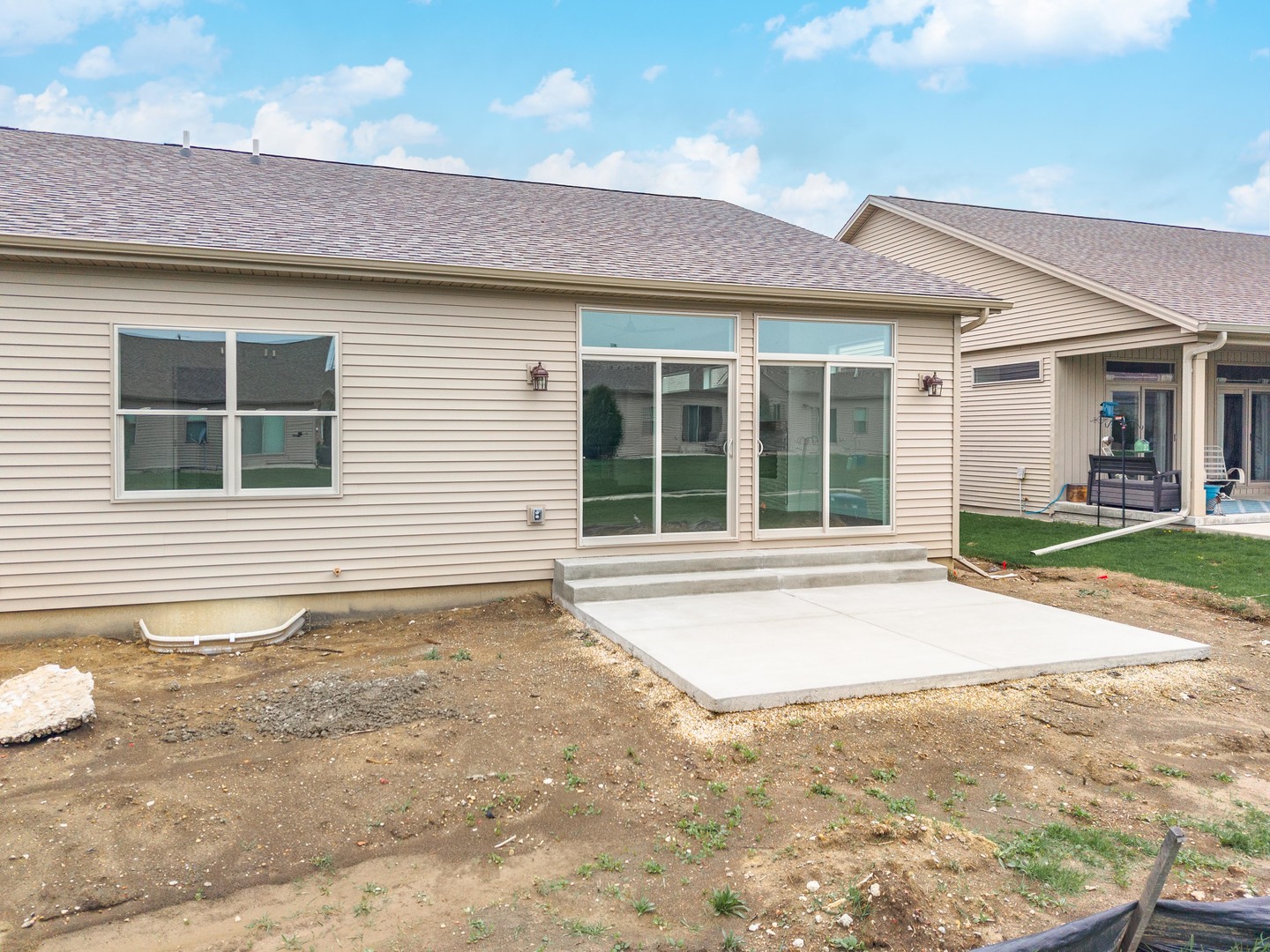 1922 Dunraven Road Bloomington, IL 61704 - Photo 20 of 55 a house with a outdoor space