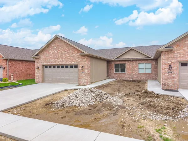 $429,900 | 1922 Dunraven Road, Bloomington, IL 61704