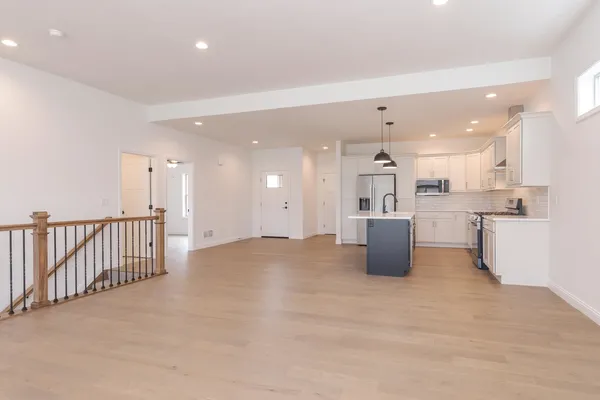 $429,900 | 1922 Dunraven Road, Bloomington, IL 61704