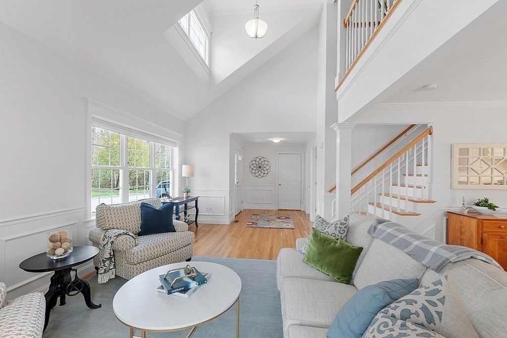 4 Ellsworth Village Road, Unit 4 Acton, MA 01720 - Photo 4 of 42