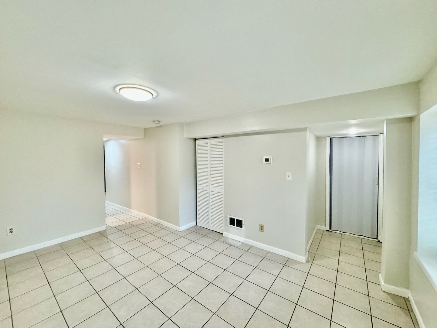 2011 West 22nd Place, Unit 1 Chicago, IL 60608 - Photo 5 of 13 a view of an empty room