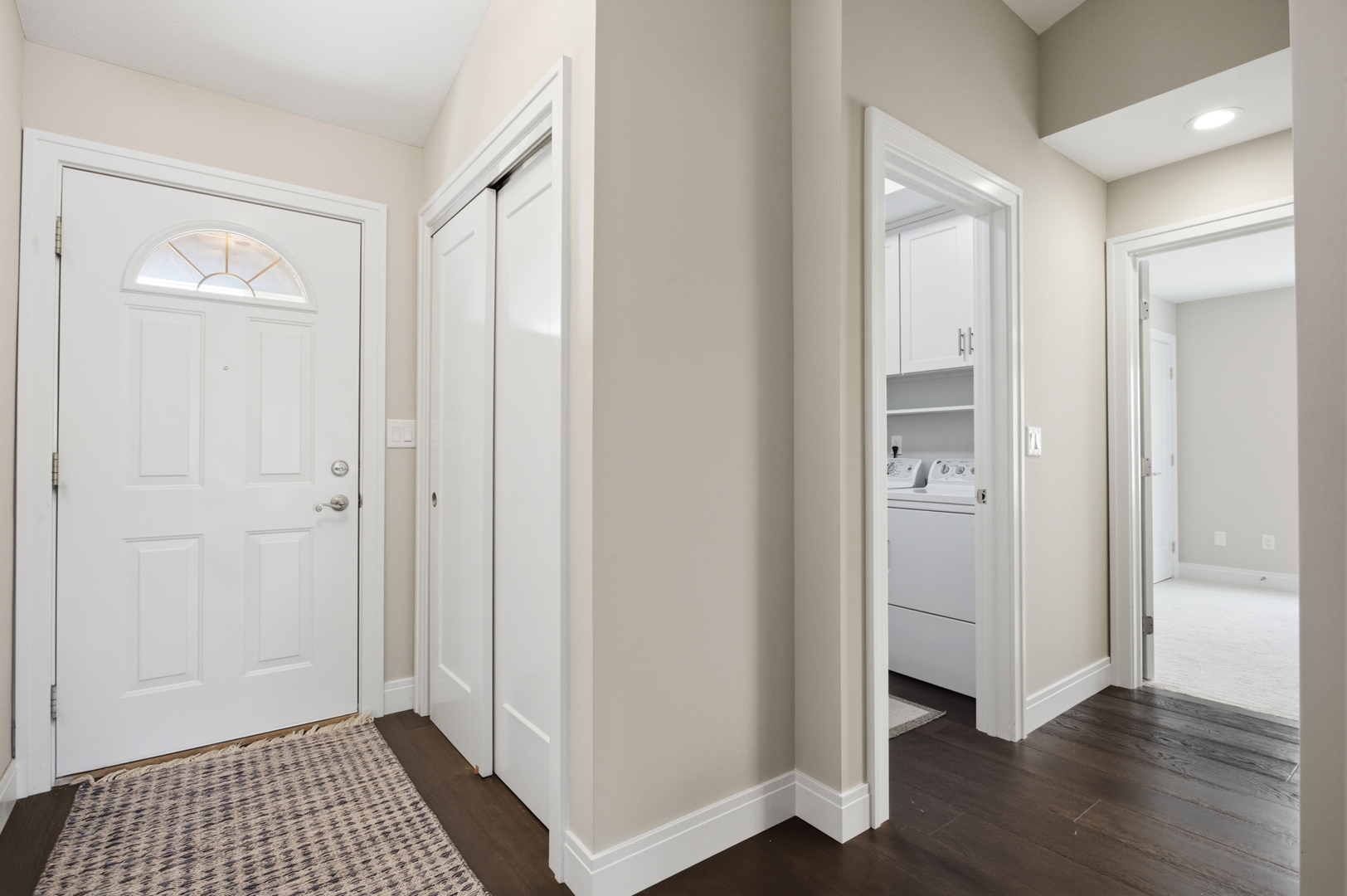 2526 Windward Boulevard, Unit 2526 Champaign, IL 61821 - Photo 4 of 29