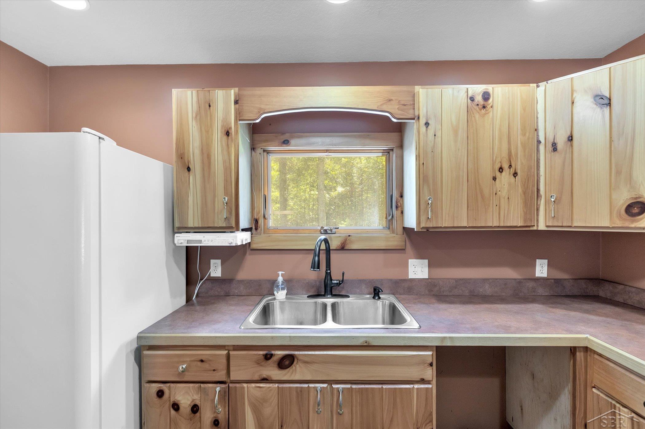 2859 West Chippewa River Road Midland, MI 48640 - Photo 14 of 51 50089692-13.JPG
