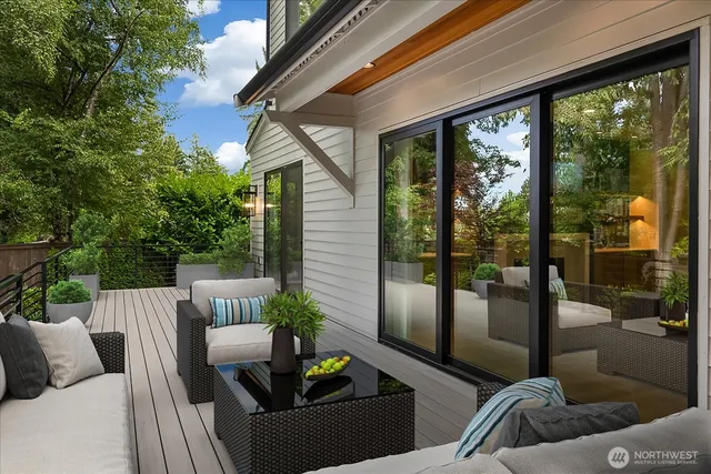 $5,000,000 | 10924 Southeast 24th Place, Bellevue, WA 98004