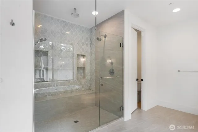 $5,000,000 | 10924 Southeast 24th Place, Bellevue, WA 98004