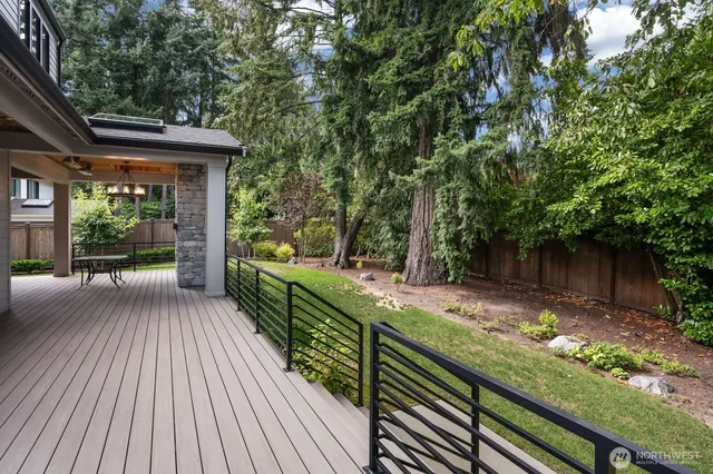 $5,000,000 | 10924 Southeast 24th Place, Bellevue, WA 98004